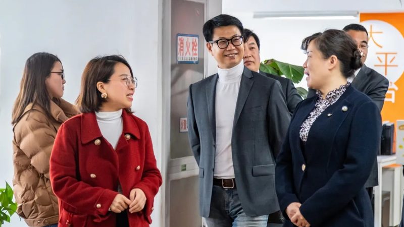 纪录片拍摄手法与电影区别：探索两者之间的艺术差异